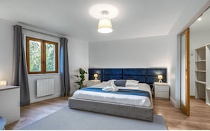 3 chambres, fer et planche à repasser, Wi-Fi, draps fournis