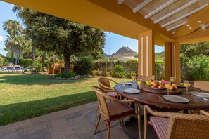 Outdoor dining - Form, Villa 5StarsHome Mallorca (Cala San Vicente)