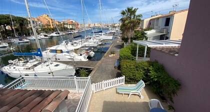 Centre CAP AGDE sur ILE PRIVEE, la marina OPortoDuCap.