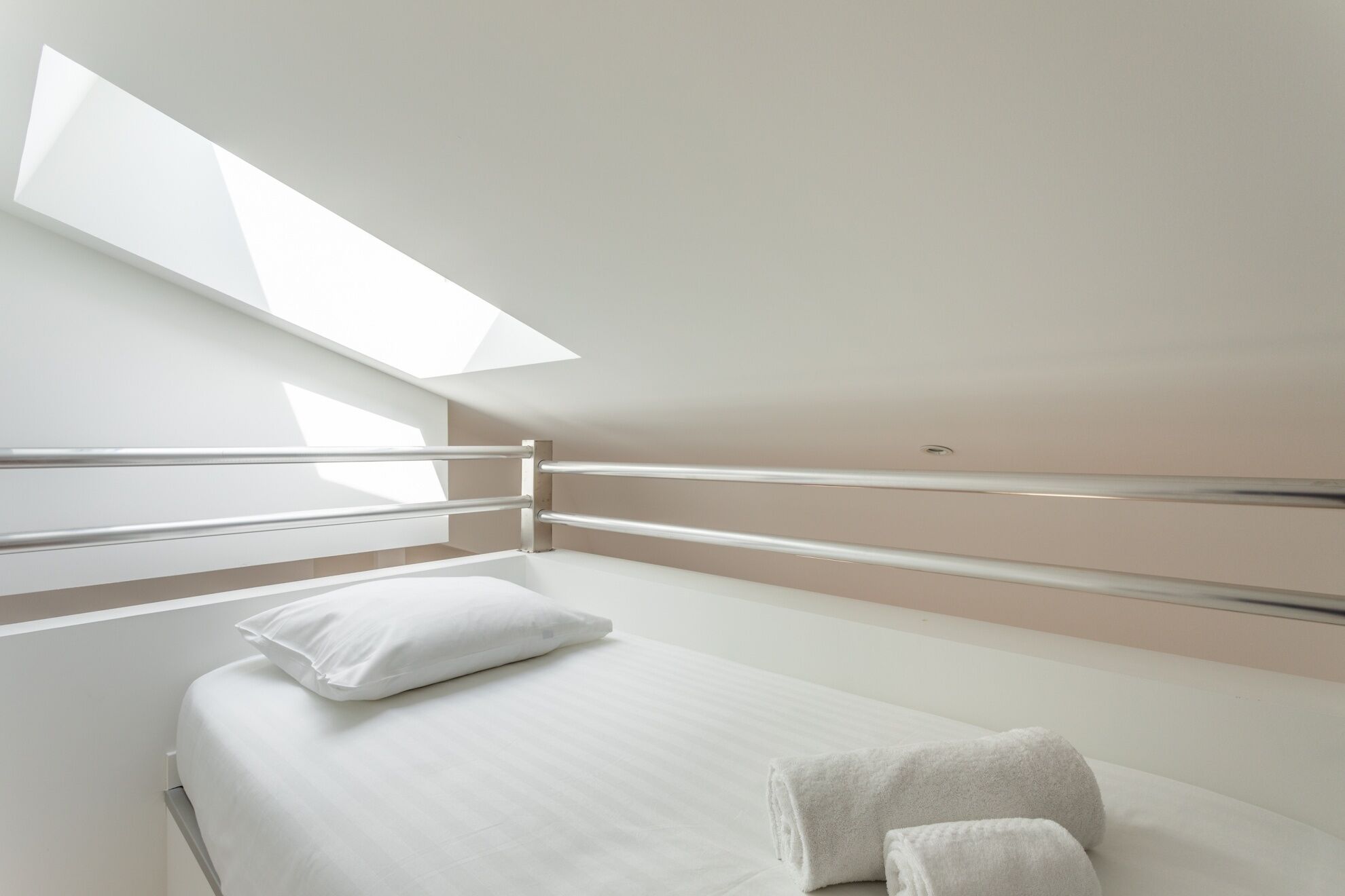 1 slaapkamer, een strijkplank/strijkijzer, gratis wifi, beddengoed