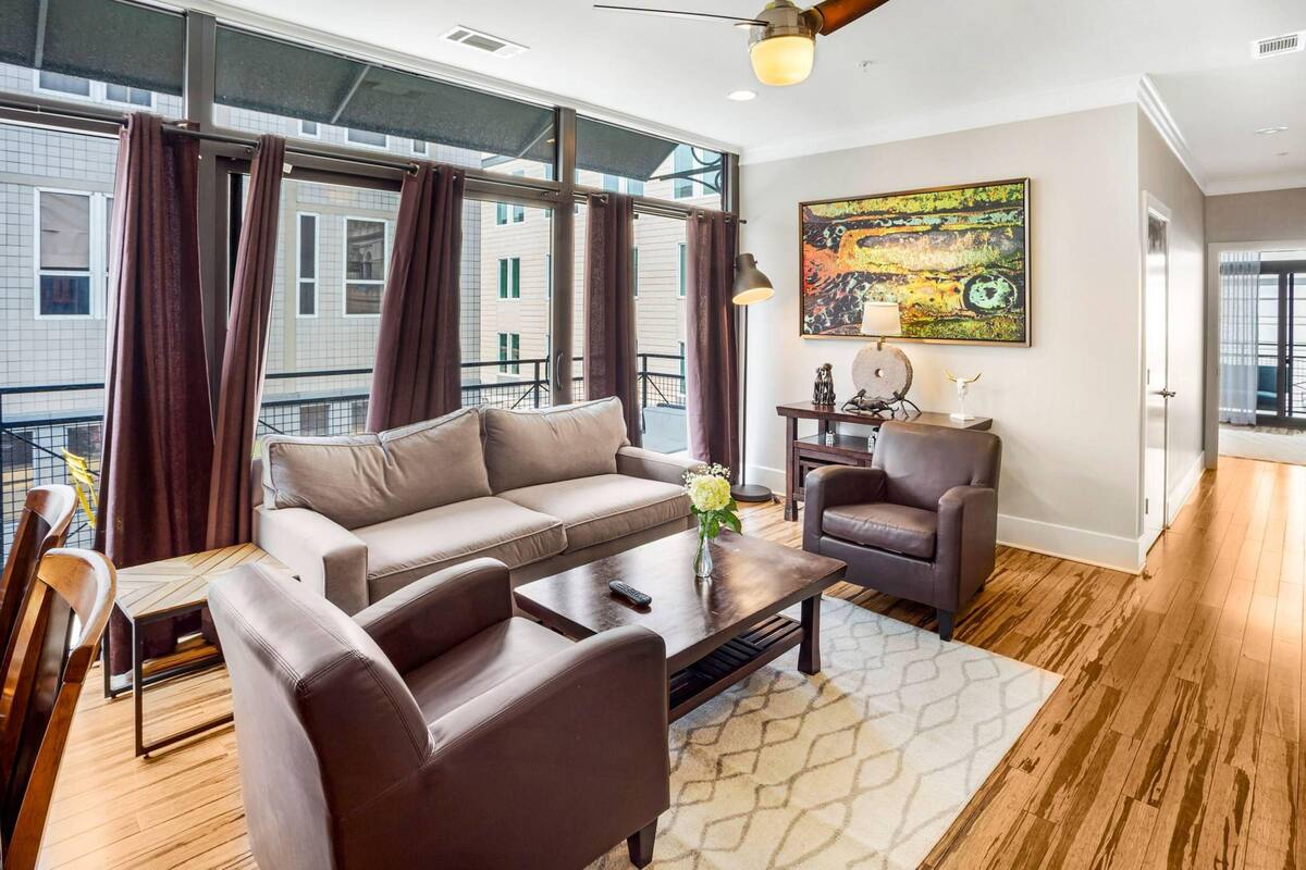 Villa, 5 Bedrooms | Living room | 42-inch flat-screen TV with digital channels, TV