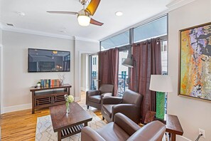 Vila, 3 quartos | Sala de estar | TV de tela plana 42 polegadas com canais digitais, TV