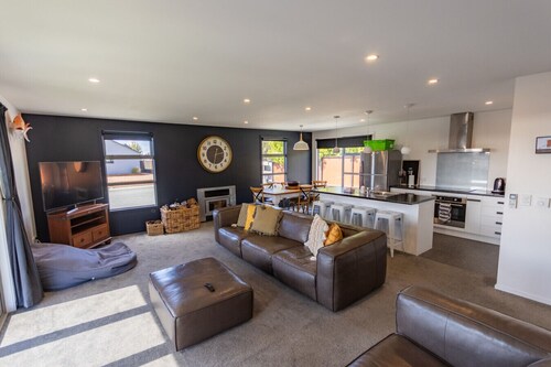 Remarkable  Rhoboro Retreat