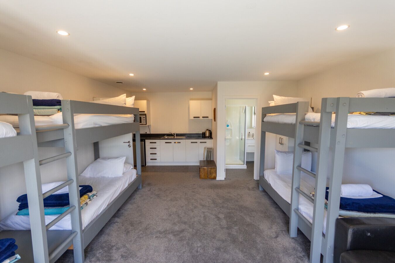 4 bedrooms, WiFi, bed sheets