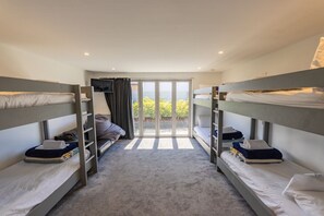4 bedrooms, WiFi, bed sheets - Remarkable  Rhoboro Retreat (Twizel)