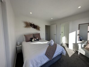 4 bedrooms, WiFi, bed sheets - Remarkable  Rhoboro Retreat (Twizel)