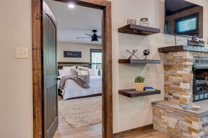 3 habitaciones, escritorio, wifi gratis y ropa de cama