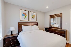 3 bedrooms, desk, iron/ironing board, WiFi