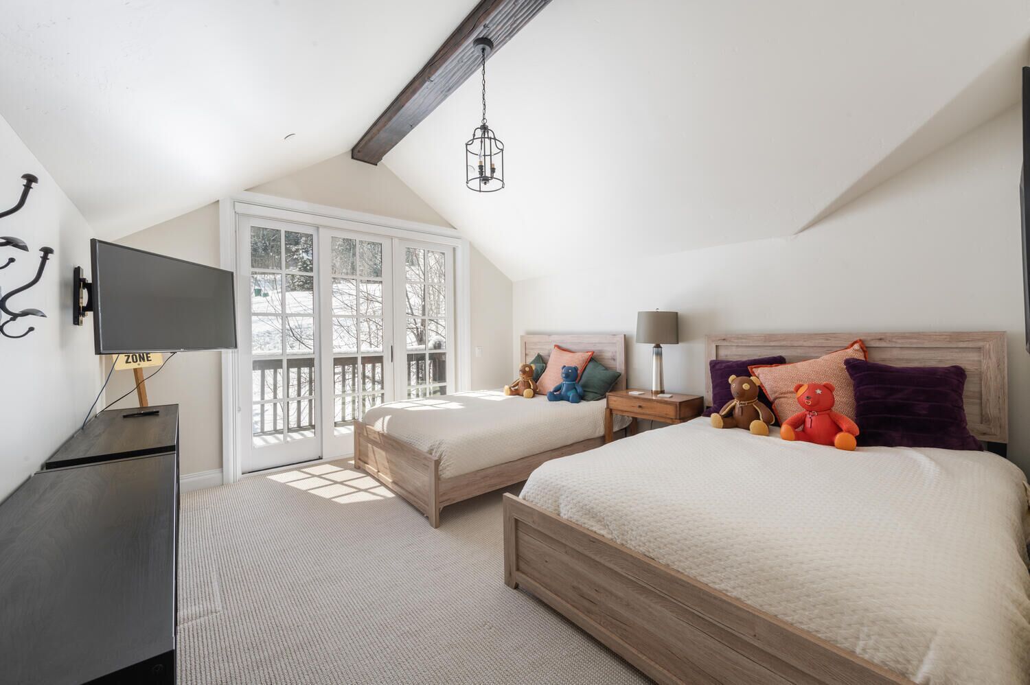 5 soverom, strykejern/-brett, wi-fi og sengetøy