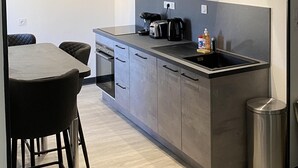 プレミアム アパートメント シティビュー (Tom) | 専用キッチン