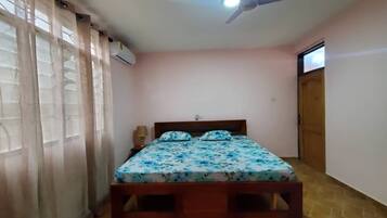2 habitaciones, tabla de planchar con plancha y wifi gratis