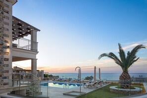 Indoor pool, outdoor pool