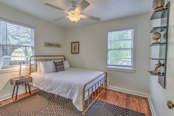 1 bedroom, desk, iron/ironing board, free WiFi