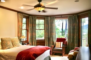 7 bedrooms, desk, iron/ironing board, travel cot - Camp Saranac: Gorgeous & grand lake home w mountain views, water sports, hiking (Tupper Lake)