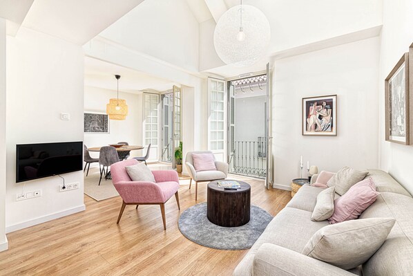 Smart TV - Teatro II - Holiday apartment in Malaga (Málaga)