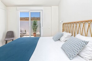 2 bedrooms, iron/ironing board, travel cot, free WiFi