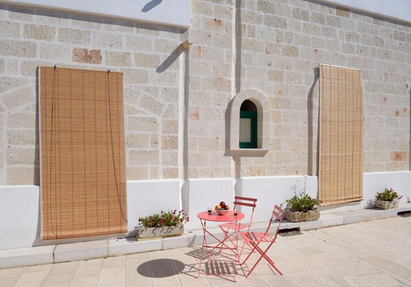 Outdoor dining - Borgo Monacizzo, your B&B in Puglia (Monacizzo-librari-truglione)