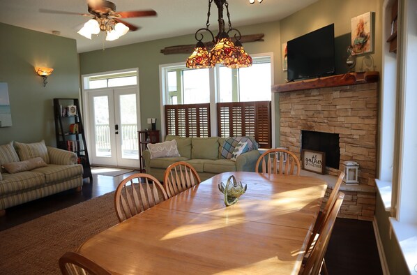 Smart TV, fireplace, video games, DVD player
