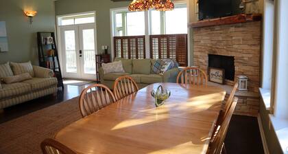 The Salty Siren- Steinhatchee Landing Resort Sleeps 9 -New High Speed Internet