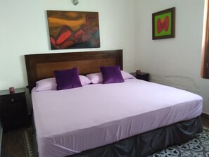 2 bedrooms, desk, iron/ironing board, free WiFi