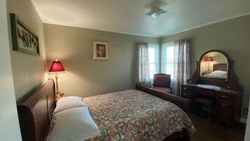 2 bedrooms, desk, iron/ironing board, free WiFi