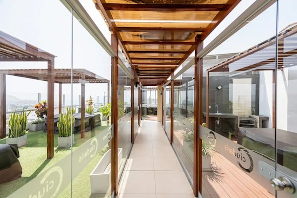 المنشأة من الداخل