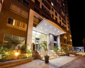 تفاصيل الفندق من الخارج