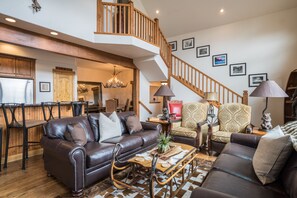 TV, fireplace, offices
