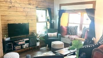 Smart TV, fireplace, foosball, table tennis