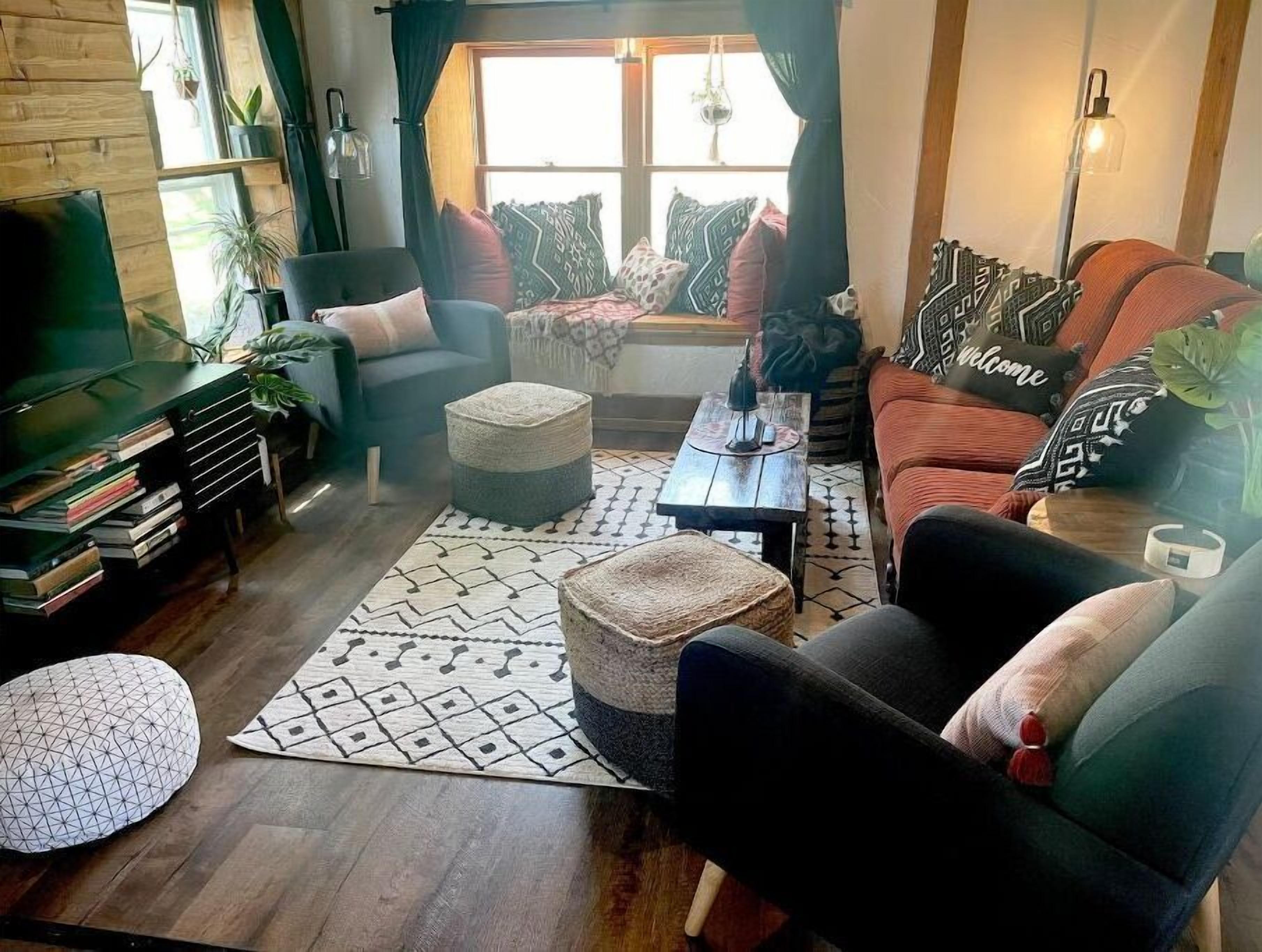 Smart TV, fireplace, table football, ping pong