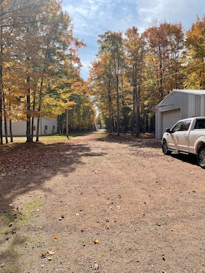 Property grounds - Cozy 3-bedroom Cottage on Metonga Lake with private dock (Crandon)