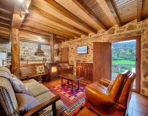 Televisie en een open haard