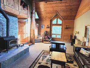 Smart TV, fireplace, video games, DVD player - Private Cabin on Beautiful River! Enjoy the popular Paiute ATV Trail. (Marysvale)