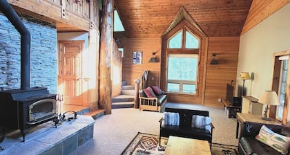 Private Cabin on Beautiful River! Enjoy the popular Paiute ATV Trail.