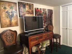 Interior - Best location, Harvard/Yale area. Private Entrance (Salt Lake City)