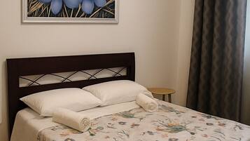 2 Schlafzimmer, BĂŒgeleisen/BĂŒgelbrett, BettwĂ€sche