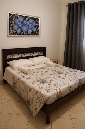 2 chambres, fer et planche à repasser, draps fournis