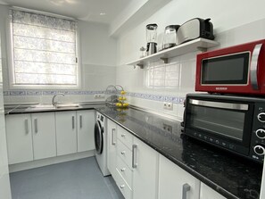 Fridge, microwave, oven, coffee/tea maker