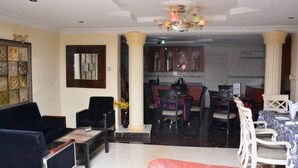 Lounge - Princess Paradise Suites-Asaba Delta (Asaba)