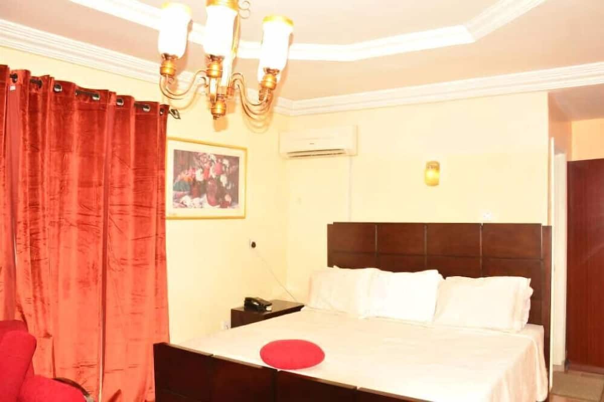 Room | In-room safe, free WiFi