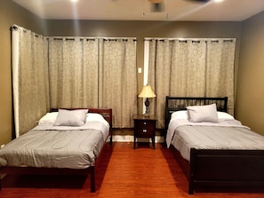 3 bedrooms, iron/ironing board, WiFi, bed sheets