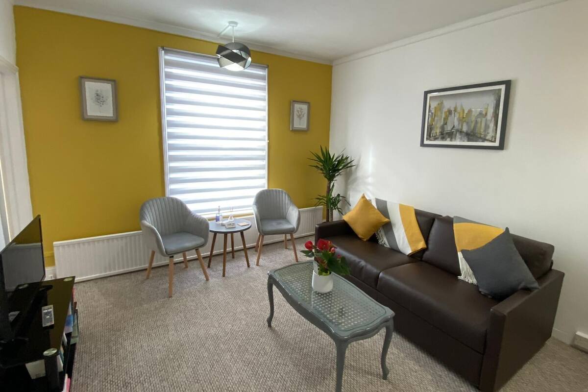 Suite luxueuse, salle de bain attenante (Flat 3) | Bar-salon