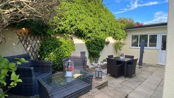 Family Apartment, Accessible, Ensuite (Flat 4-Luxury Family Flat) | Garden