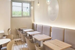Dining - B&B Hotel Barcelona Sant Cugat (SANT CUGAT DEL VALLES)