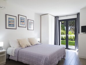 3 bedrooms, in-room safe, iron/ironing board, free WiFi - WLofts 13 by Klodge - cozy design home with garden facing the sea (Olbia)