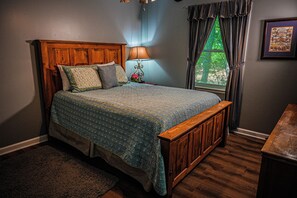 3 عدّة غرف نوم ومكواة/لوح كي وخدمة الإنترنت وملاءات أسرّة