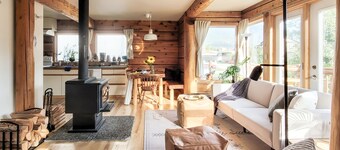 Hygge Log Home Downtown with Great Mountain Access