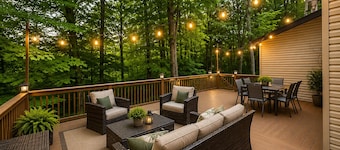 The Hideout Chalet Hot Tub & Fire Pit