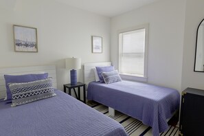 3 bedrooms, iron/ironing board, travel cot, free WiFi - One Rehoboth Avenue - Wake Up to the Waves in a Storied Oceanfront Landmark (Rehoboth Beach)