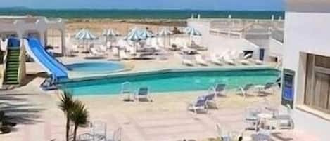 Piscine couverte, piscine extérieure